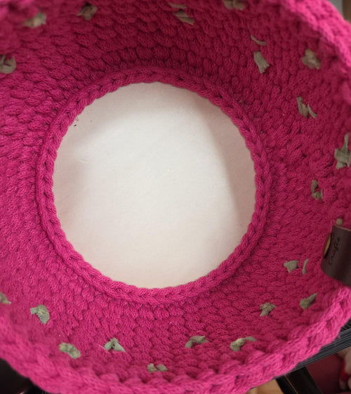 Pinker gehäkelter Korb